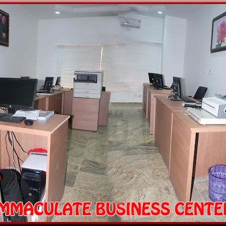 Immaculate Royal Int'L Hotel Owerri Exterior foto