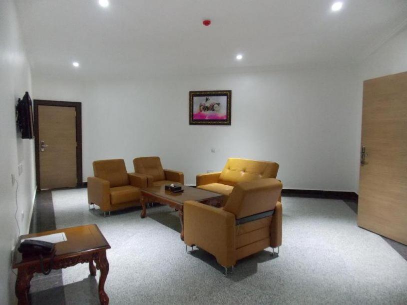 Immaculate Royal Int'L Hotel Owerri Exterior foto