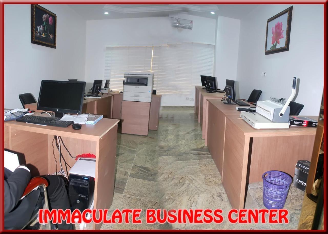 Immaculate Royal Int'L Hotel Owerri Exterior foto