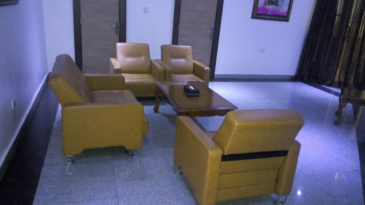 Immaculate Royal Int'L Hotel Owerri Exterior foto