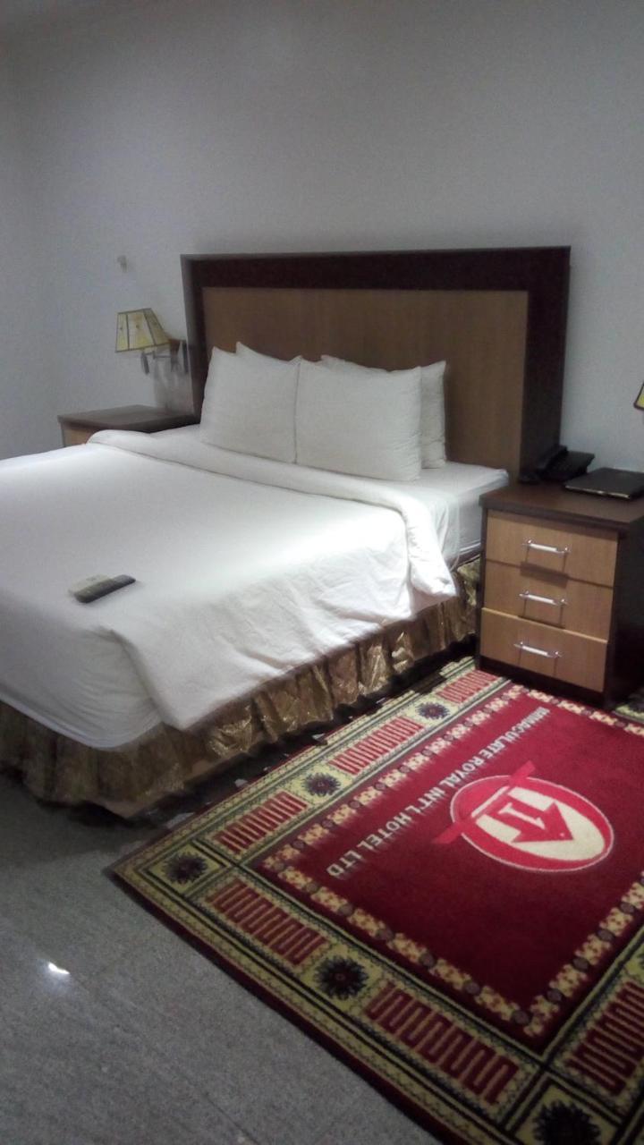 Immaculate Royal Int'L Hotel Owerri Exterior foto